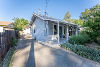 691 N Oak St, Ukiah, CA 95482