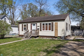 1509 9th St N, Fargo, ND 58102