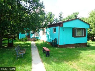 404 7th St, Windom, MN 56101