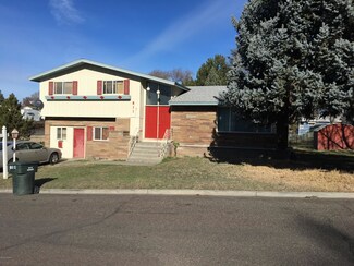 911 Groom Ln, Grandview, WA 98930
