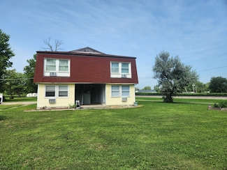 201 S Maple St, Toluca, IL 61369