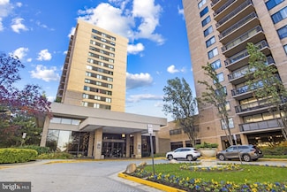 3709 S George Mason Dr Unit 613E, Baileys Crossroads, VA 22041