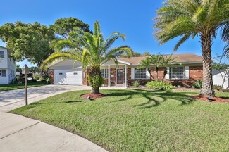 8725 Cobblestone Dr, Tampa, FL 33615