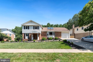 8121 Briar Creek Dr, Annandale, VA 22003