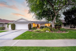 2818 Francis Ln, Costa Mesa, CA 92626