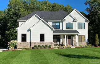 6661 Clintonville Rd, Independence Charter Township, MI 48348