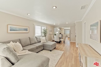 13900 Grevillea Ave, Hawthorne, CA 90250