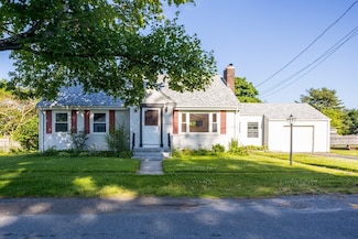 12 Chainey St, Seekonk, MA 02771