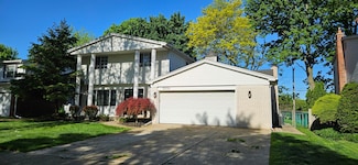 20214 Coachwood Rd, Riverview, MI 48193