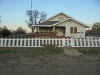 113 N Locust St, Timken, KS 67575