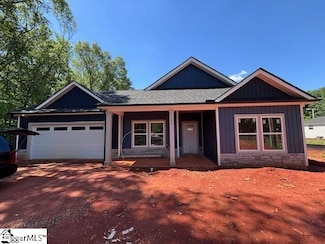 177 Cedar Ave, Wellford, SC 29385