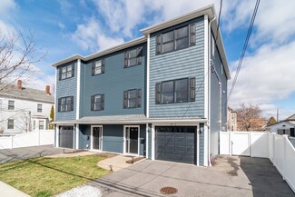 18 Wadsworth Ave Unit 2, Waltham, MA 02453