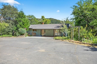 500 Tenney Dr, Rogue River, OR 97537