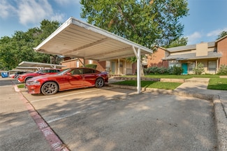 1410 Meadowood Village Dr, Fort Worth, TX 76120