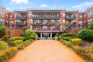 30 Stoner Ave Unit 1S, Great Neck, NY 11021