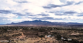 5 Vista de Torres Ln, Tubac, AZ 85646