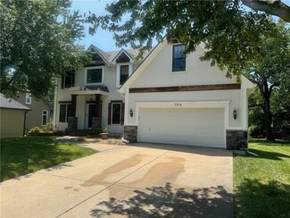 1304 SW Surrey Trace, Lees Summit, MO 64081