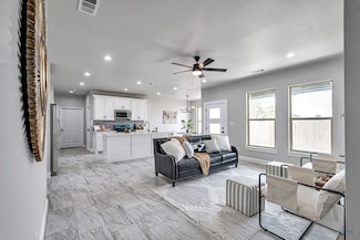 2702 Beachwood St, Midland, TX 79706