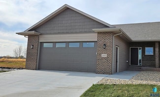 2403 E Joshua Cir, Sioux Falls, SD 57108