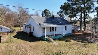352 3rd St, Emporia, VA 23847