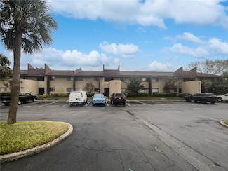 705 S Village Dr N Unit 205, Saint Petersburg, FL 33716