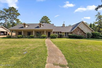 5222 Cloverdale Dr, Byram, MS 39272