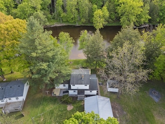 17465 Rapids Dr, Hersey, MI 49639