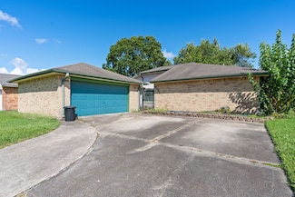 9731 Shell Rock Rd, La Porte, TX 77571