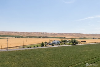 489 Riggs Rd, Touchet, WA 99360