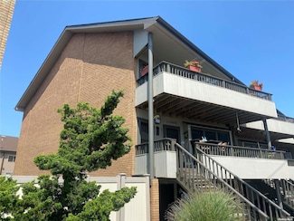 813 Shore Rd, Long Beach, NY 11561