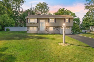 8 Joseph Rd, Salem, NH 03079