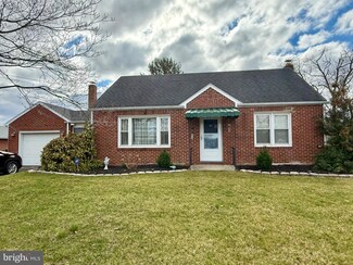 2750 Sunset Ln, York, PA 17408