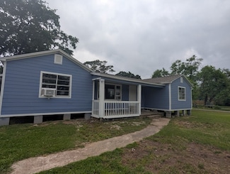 327 Primrose Rd Unit 1, Freeport, TX 77541
