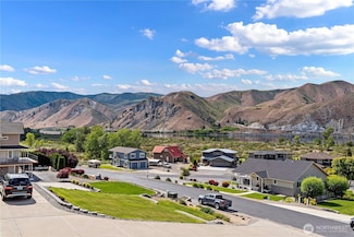 340 W Beach Dr, Orondo, WA 98843