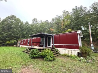 985 Waugh Rd, Berkeley Springs, WV 25411