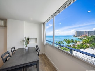 2500 Kalakaua Ave Unit 903, Honolulu, HI 96815