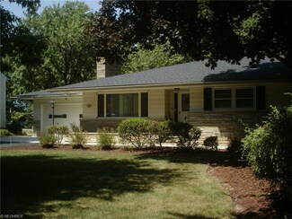 6695 Glenview Rd, Cleveland, OH 44143