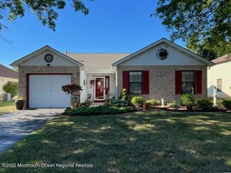 23 Hansom Ln, Marlboro, NJ 07746