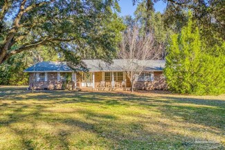 6120 Cherokee Dr, Milton, FL 32570