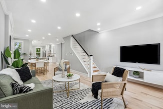 40 E Slocum St, Philadelphia, PA 19119