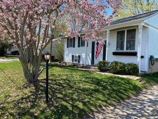 420 S Candy Ln, Macomb, IL 61455