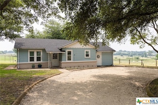 1024 State Highway 95 S, Shiner, TX 77984