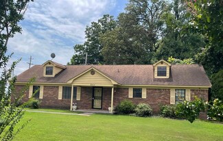 3848 Lakehurst Dr, Memphis, TN 38128
