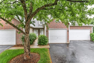 1379 Grandview Ct, Algonquin, IL 60102