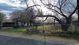 18297 La Gloria Rd, Elmendorf, TX 78112