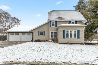 3775 Oakridge Ave NW, Comstock Park, MI 49321