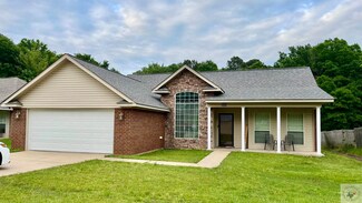 522 E Greenfield Dr, Wake Village, TX 75501