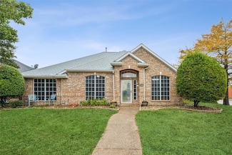1049 Hampshire Ln, Cedar Hill, TX 75104