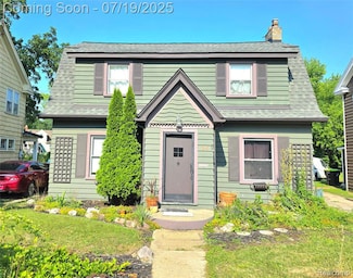 24 Utica Rd, Pontiac, MI 48341