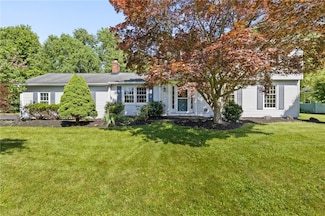 275 Viennawood Dr, Rochester, NY 14618